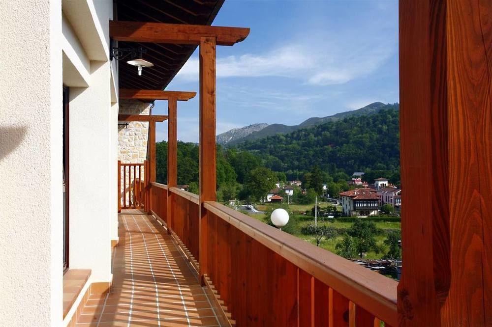 Apartamentos Aldea Del Puente Onís エクステリア 写真