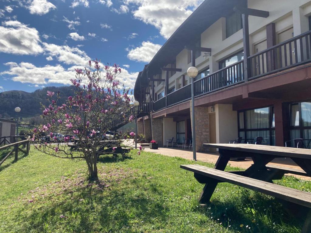 Apartamentos Aldea Del Puente Onís エクステリア 写真