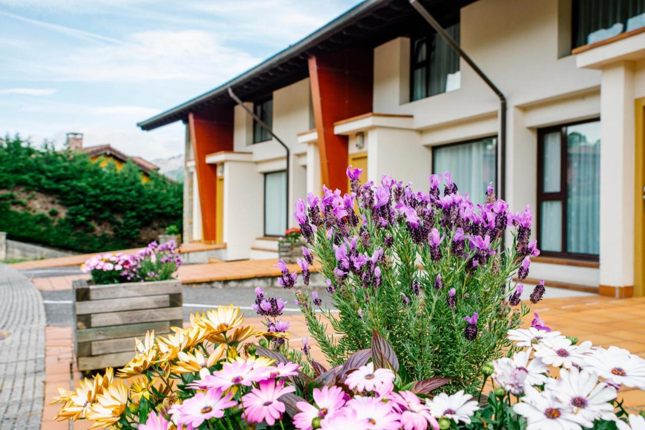 Apartamentos Aldea Del Puente Onís エクステリア 写真