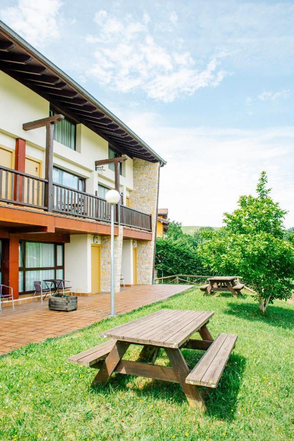 Apartamentos Aldea Del Puente Onís エクステリア 写真