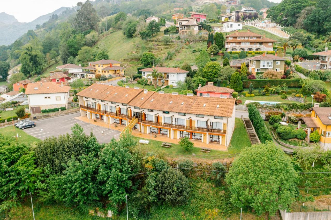 Apartamentos Aldea Del Puente Onís エクステリア 写真
