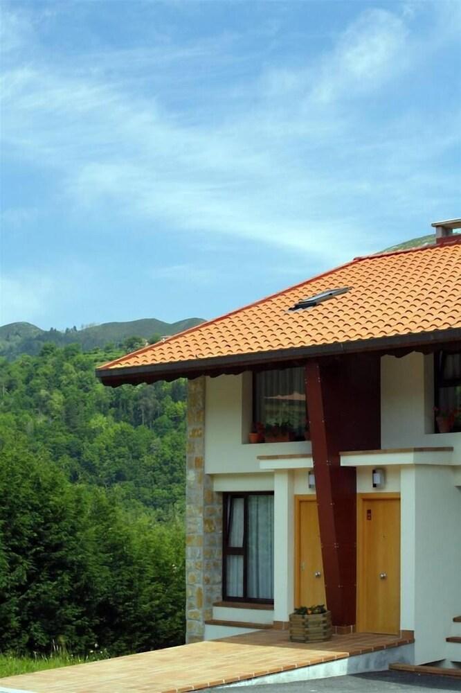 Apartamentos Aldea Del Puente Onís エクステリア 写真