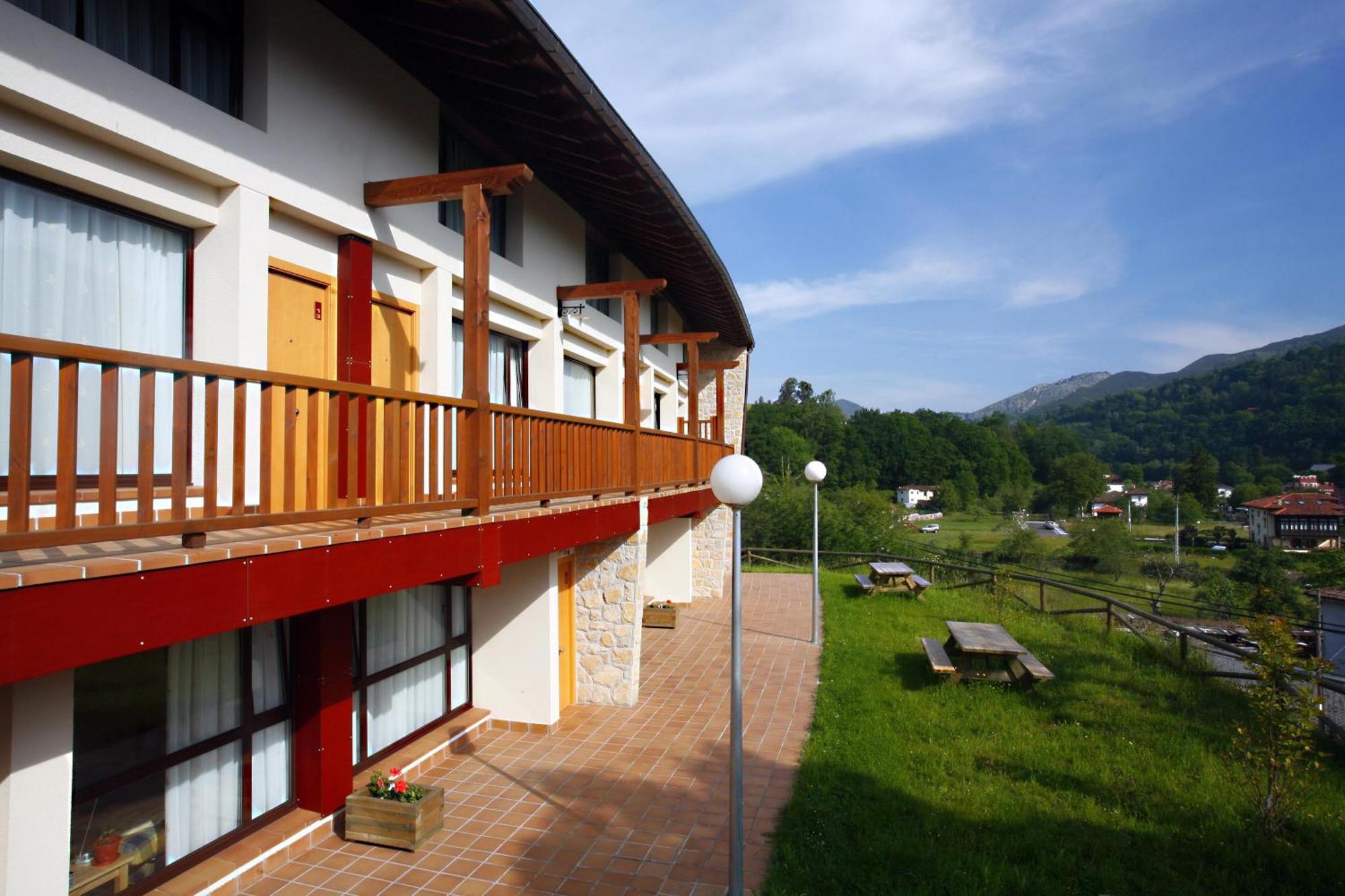 Apartamentos Aldea Del Puente Onís エクステリア 写真