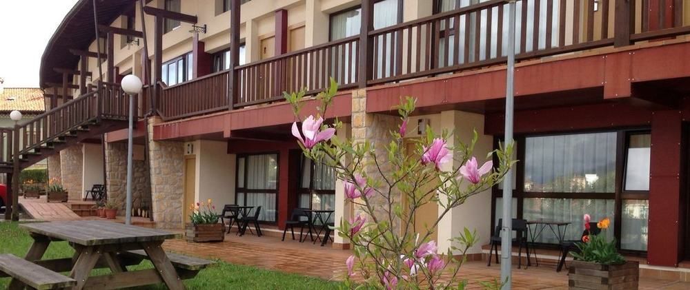 Apartamentos Aldea Del Puente Onís エクステリア 写真